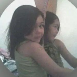 Meet your Posher, Lorilie